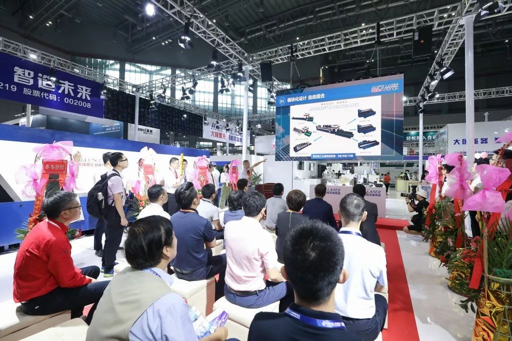 新款大族激光切管机设备,大族第四代激光切管机