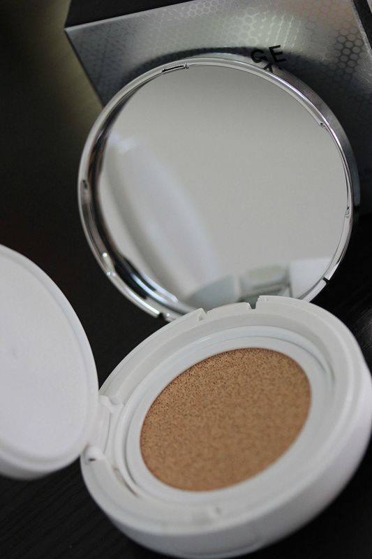 兰芝雪润无瑕气垫粉凝霜,兰芝粉气垫干皮测评