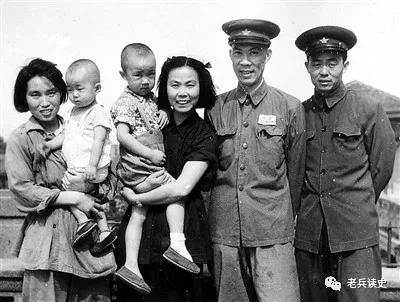 建国前后中央军委组建的26个三级军区