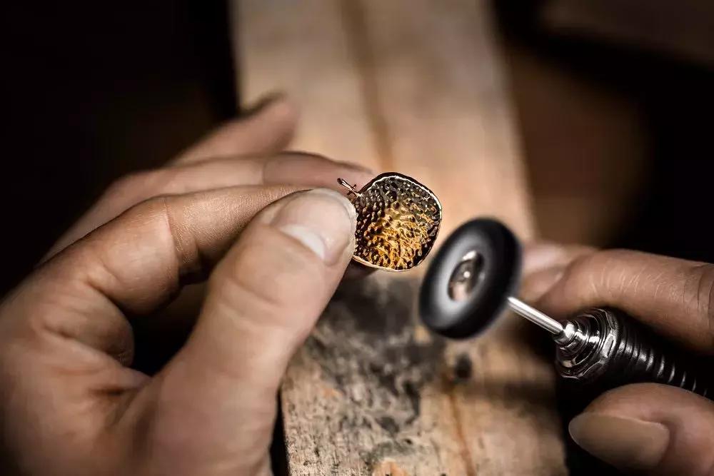 没见识的姑娘，才会花2000块买个mk配饰！