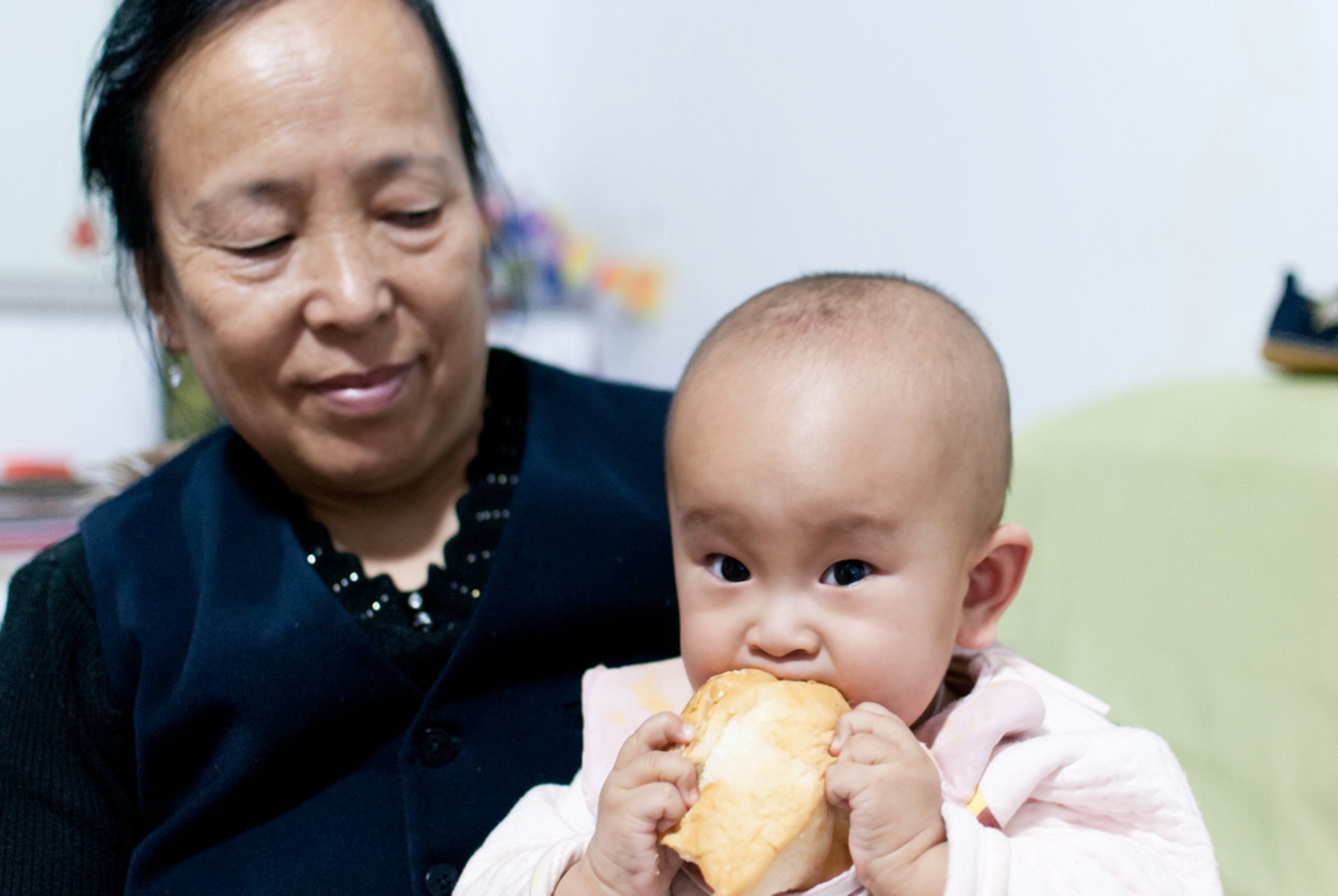 夜奶几点到几点算宝宝吃夜奶,宝宝夜奶次数频繁怎样断夜奶