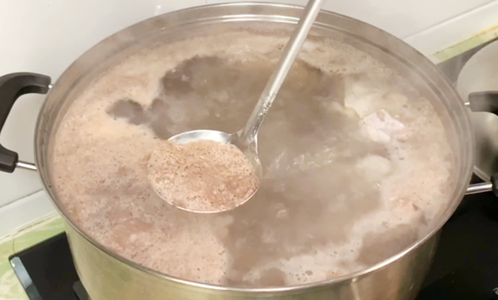 炖羊肉胡萝卜焯水好还是不焯水好,炖羊肉焯水的正确方法