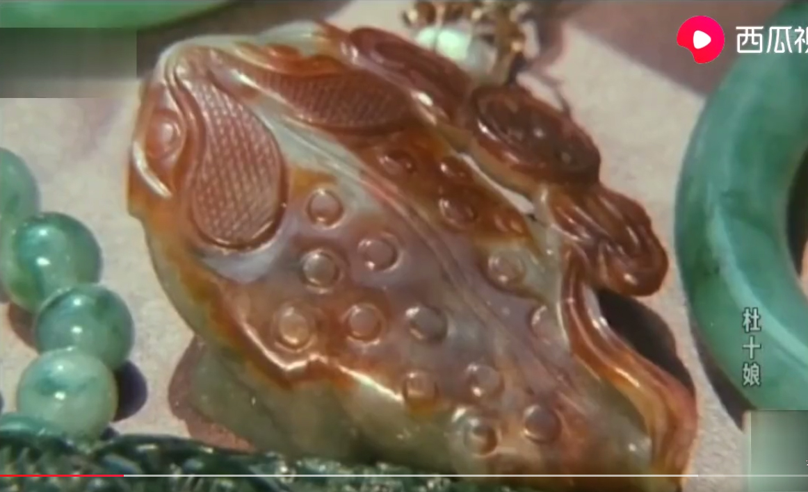 杜十娘怒沉百宝箱电影1981,杜十娘怒沉百宝箱里的箱子