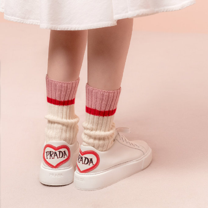 张天爱秀长腿电视剧叫什么,张天爱变身羽族人