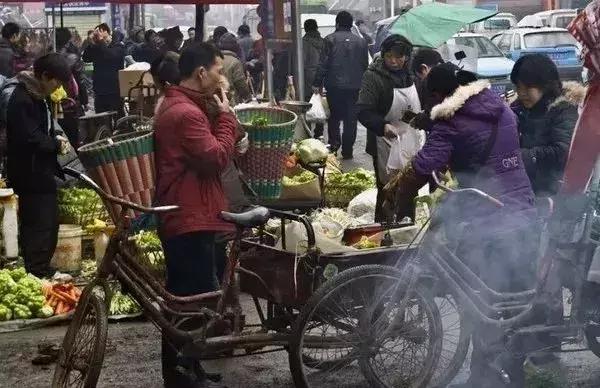 目前农贸市场脏乱差,目前一些农贸市场脏乱差