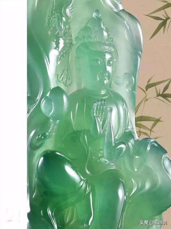 有裂的翡翠不可怕，只要设计题材好，雕工处理好，照样出精品