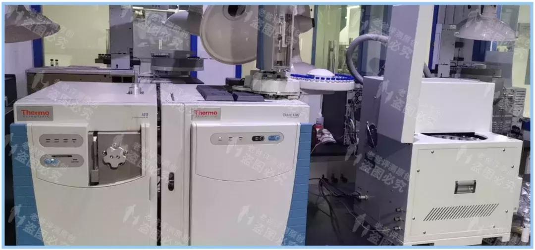 刚买的衣服有味道正常吗,新买的衣服有味道