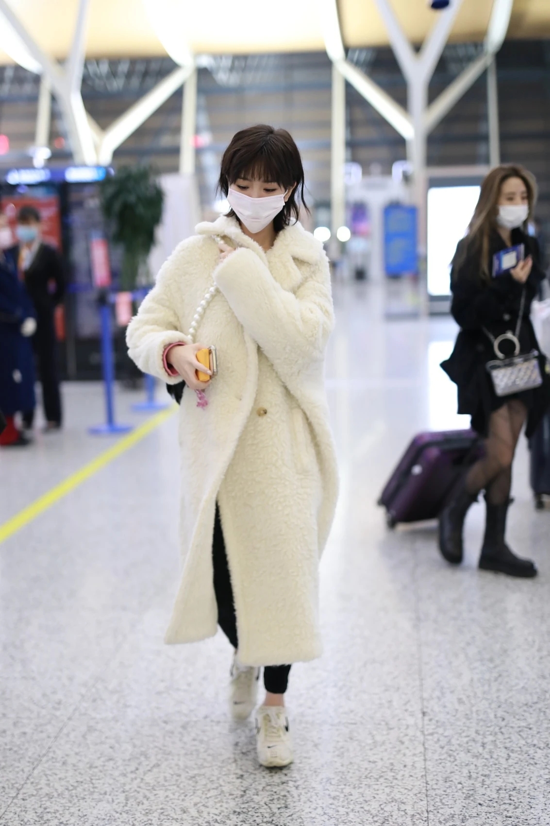 夏天穿这4种配色高级又气质,穿来穿去还是简约温柔的气质