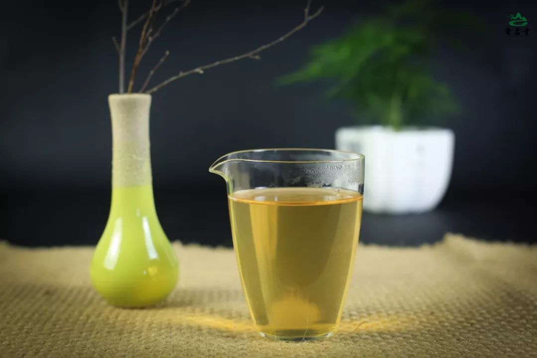 醇厚绵长，茶气强劲，价格却只有老班章四分之一的布朗卫东