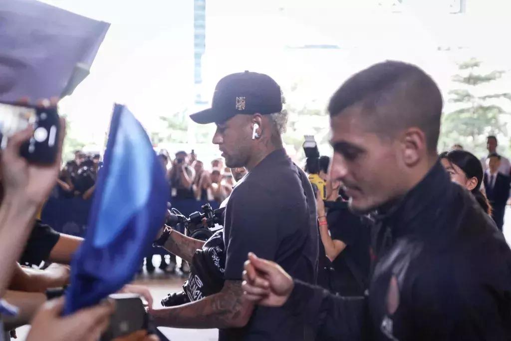 巴黎圣日耳曼抵达深圳,巴黎圣日耳曼姆巴佩一条龙