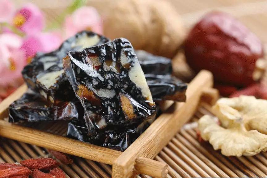 “我花200块，买来女儿性早熟”：多少中国孩子正在被“掏空”