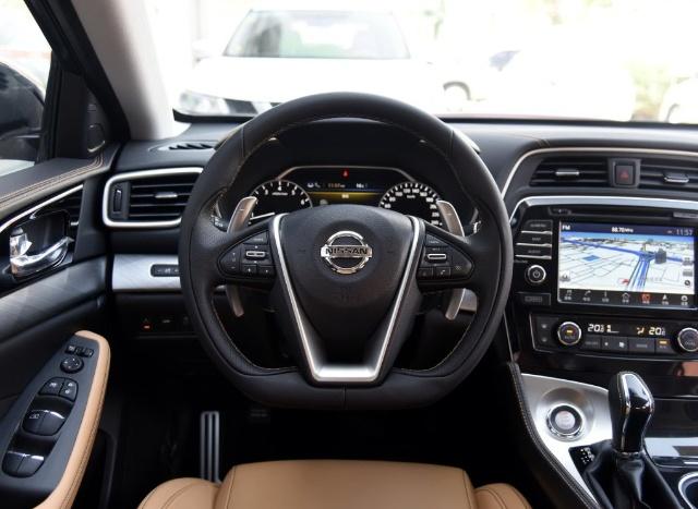 最省心的日系豪车，配12个博世音响售价才22万，终身不进修理厂