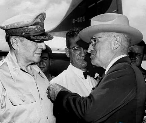 麦克阿瑟:即使中国出兵,我会把战场变成屠戮场,结果如何?