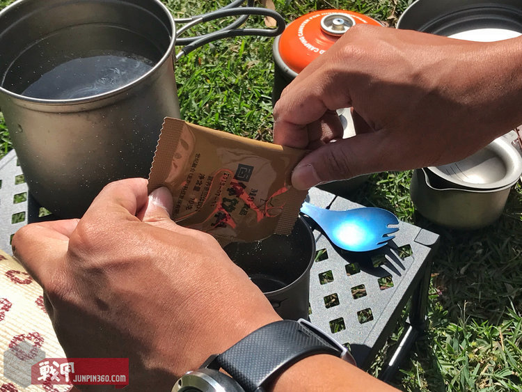 m9陆勤自热食品怎么用,m9陆勤自热米饭