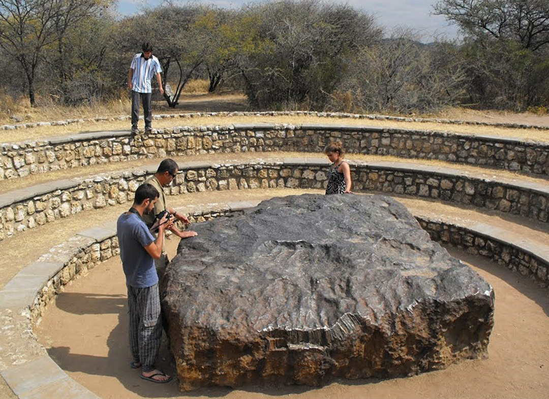 价值不可估量的陨石坠落,发现陨石与目击陨石价格差多少