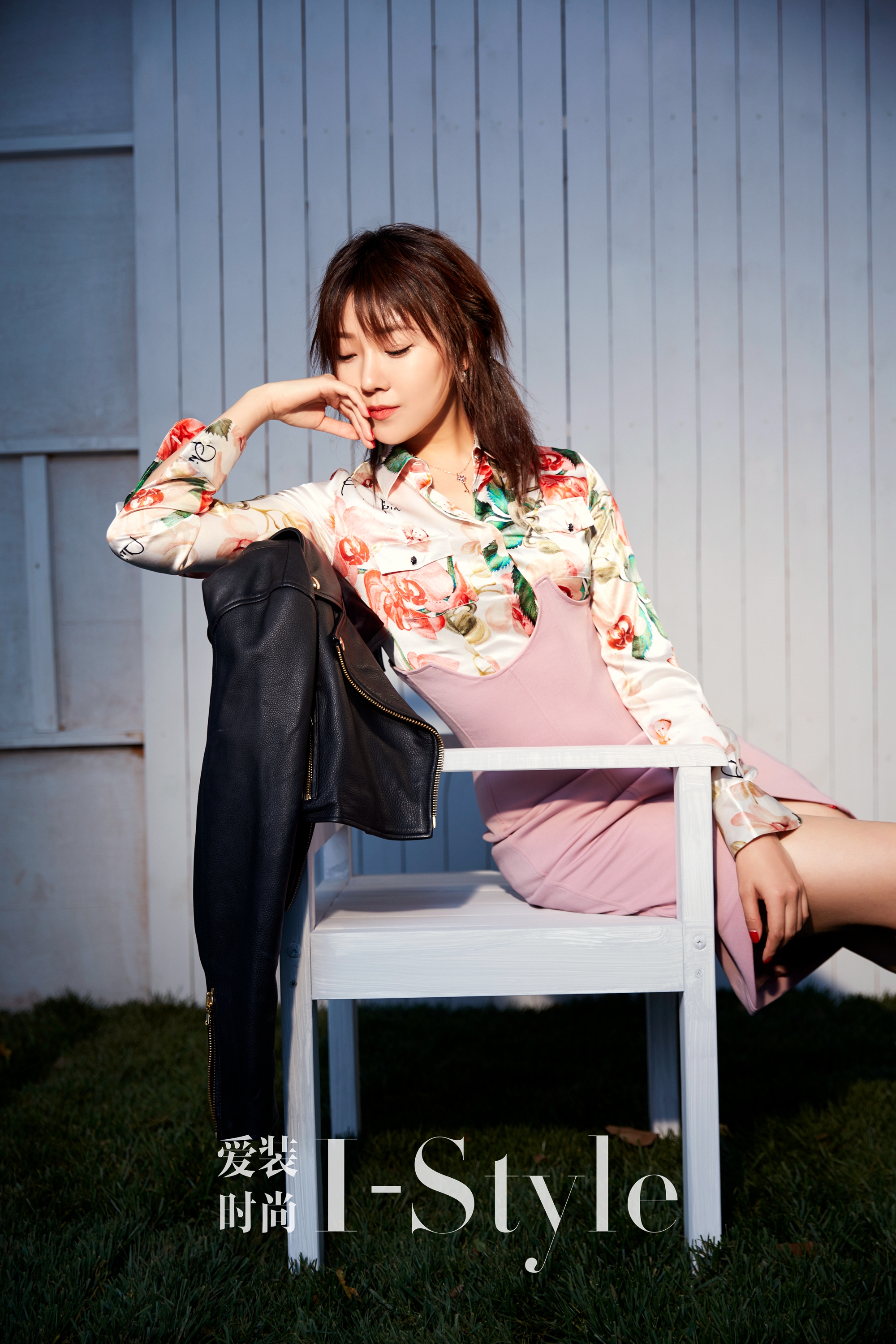 文艺女青年菅纫姿 (菅纫姿淡雅如菊让人好生喜欢)