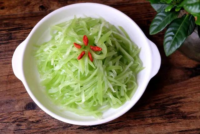 莴笋是焯水好还是直接炒,莴笋最忌焯水和直接炒