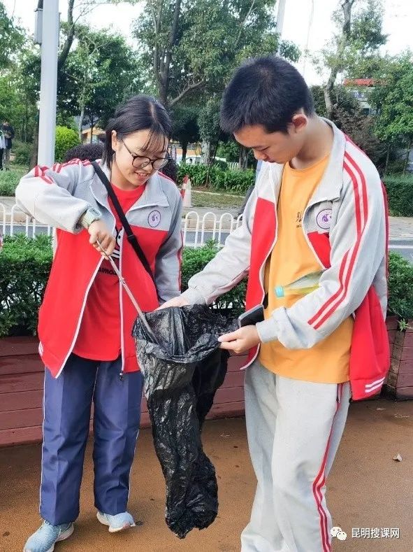 校园|这个聚集州市状元的实验班,开学第一课竟然不是军训?