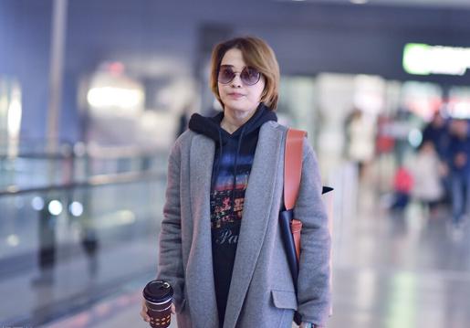 梅婷黑色大衣搭配图,梅婷穿大衣