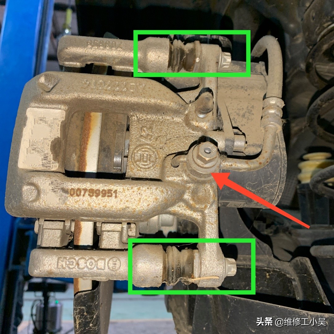 丰田霸道后刹车片异常磨损,霸道刹车片更换教程