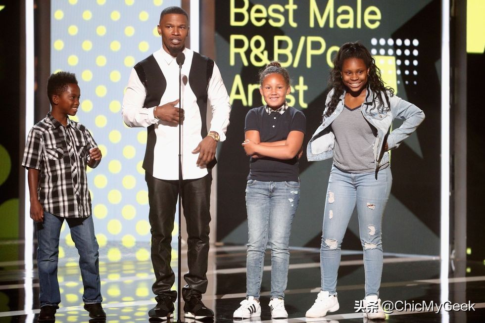 出生就被遗弃最后活成了传奇,出生7天就被母亲抛弃完整版