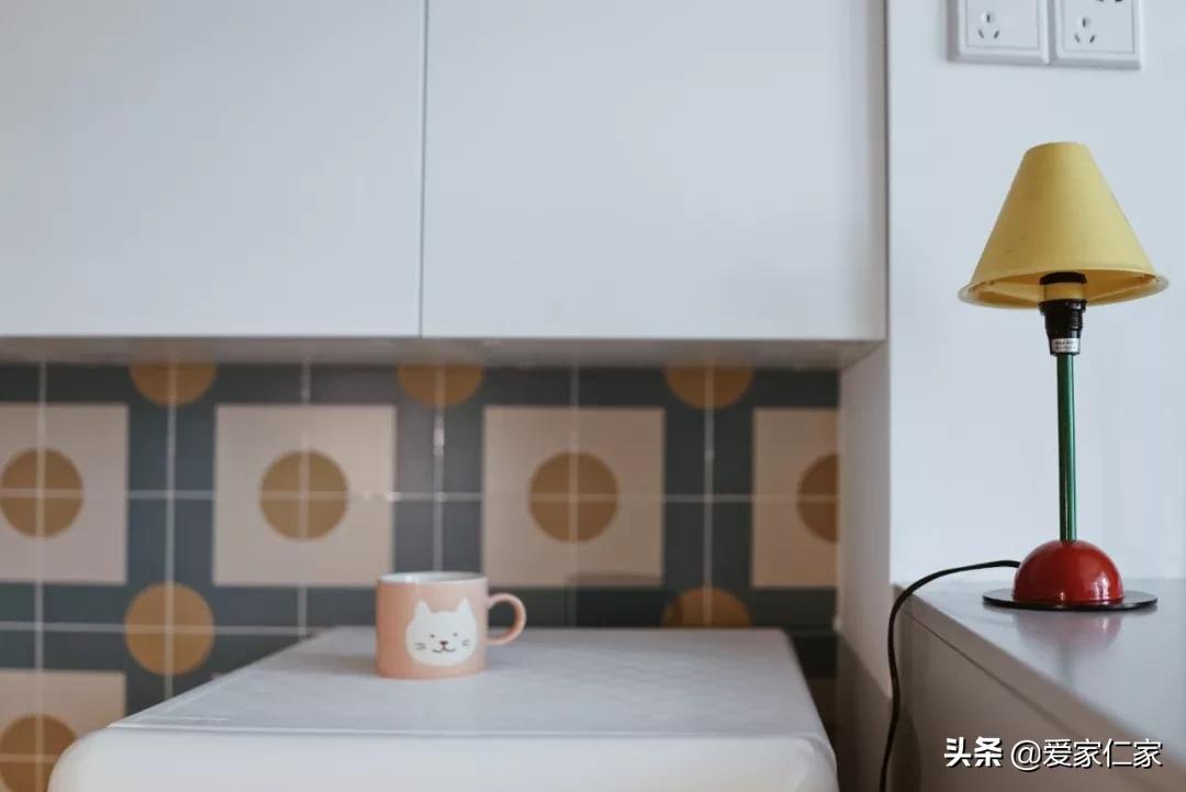 她买下32㎡上海老旧学区房，为女儿打造小桃园，20㎡超舒适大庭院