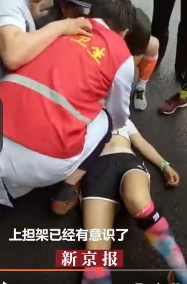 马拉松跑者两次晕倒后继续跑步！医生的忠告您一定要听！