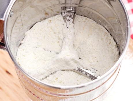 怎么用烤箱加热吐司不发硬,做出来的吐司面包发硬怎么办