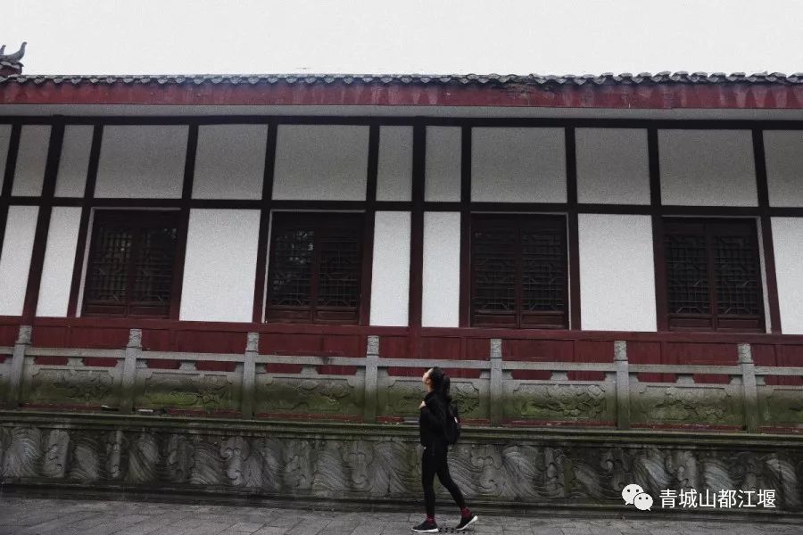 在古村落拍照怎么摆姿势好看,在古堰拍照姿势