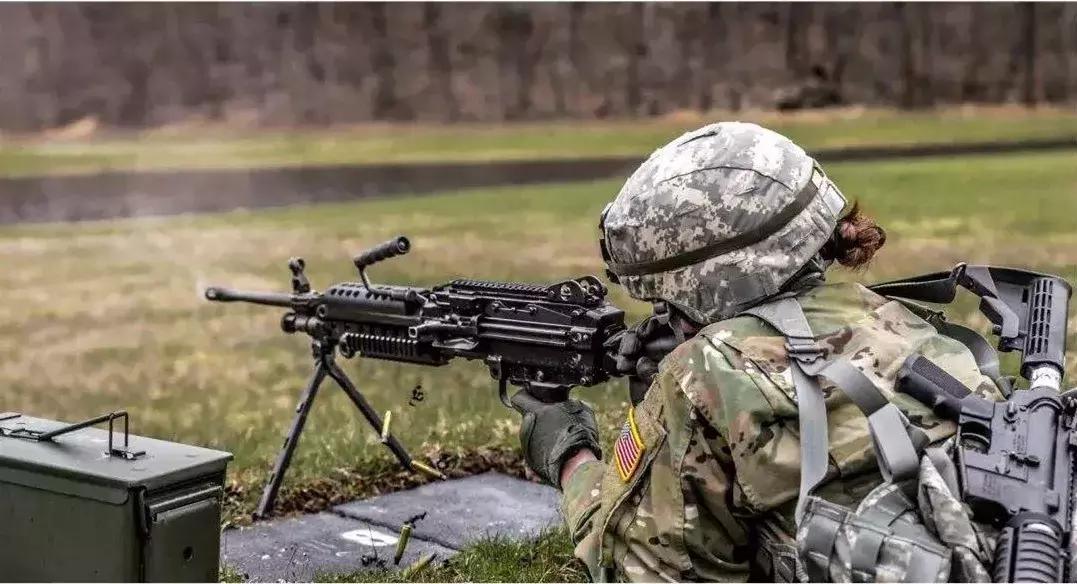 士兵在战斗中一般携带多少弹药,上战场一般要带多少发子弹