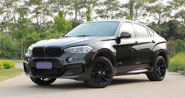 干嘛老盯着合资车，这十大平行*口车进**好开不贵，丰田就占了四款！