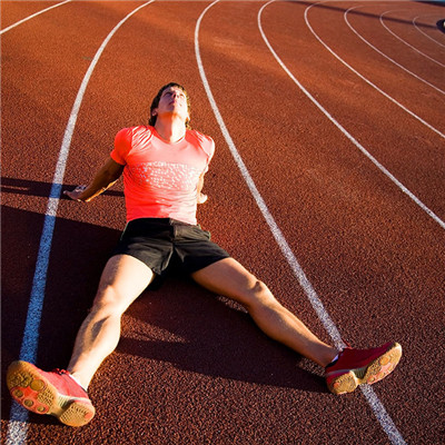武汉一跑者夜跑重度中暑致脑水肿医生：会留后遗症