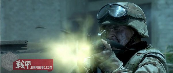 美国黑鹰战机坠落视频,十部顶级战争大片黑鹰坠落