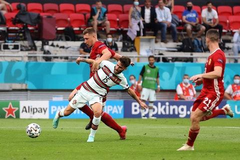 c罗十分钟帽子戏法拯救葡萄牙,c罗点射梅开二度葡萄牙绝杀