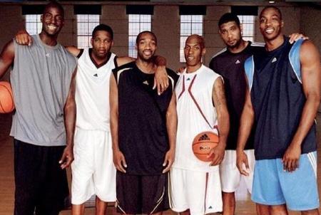 斯凯奇和耐克阿迪达斯哪个好,阿迪达斯跟斯凯奇哪个更上档次