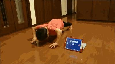 地表最强的三个小孩，这分明就是腹肌爆棚的小怪兽啊！