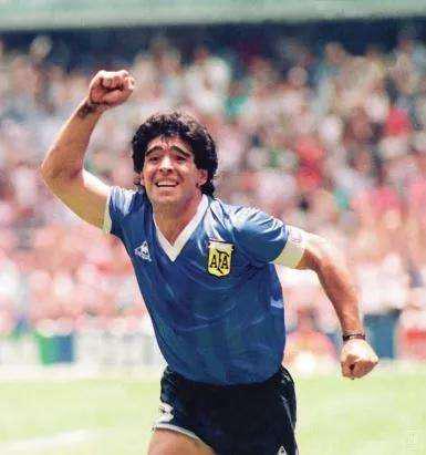 马拉多纳病逝前,发文悼念马拉多纳