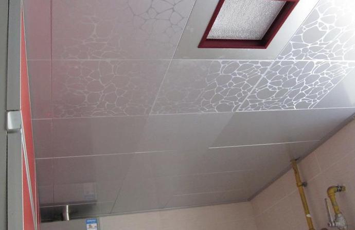 卫生间铝制吊顶发霉怎么去除,卫生间吊顶防潮材料