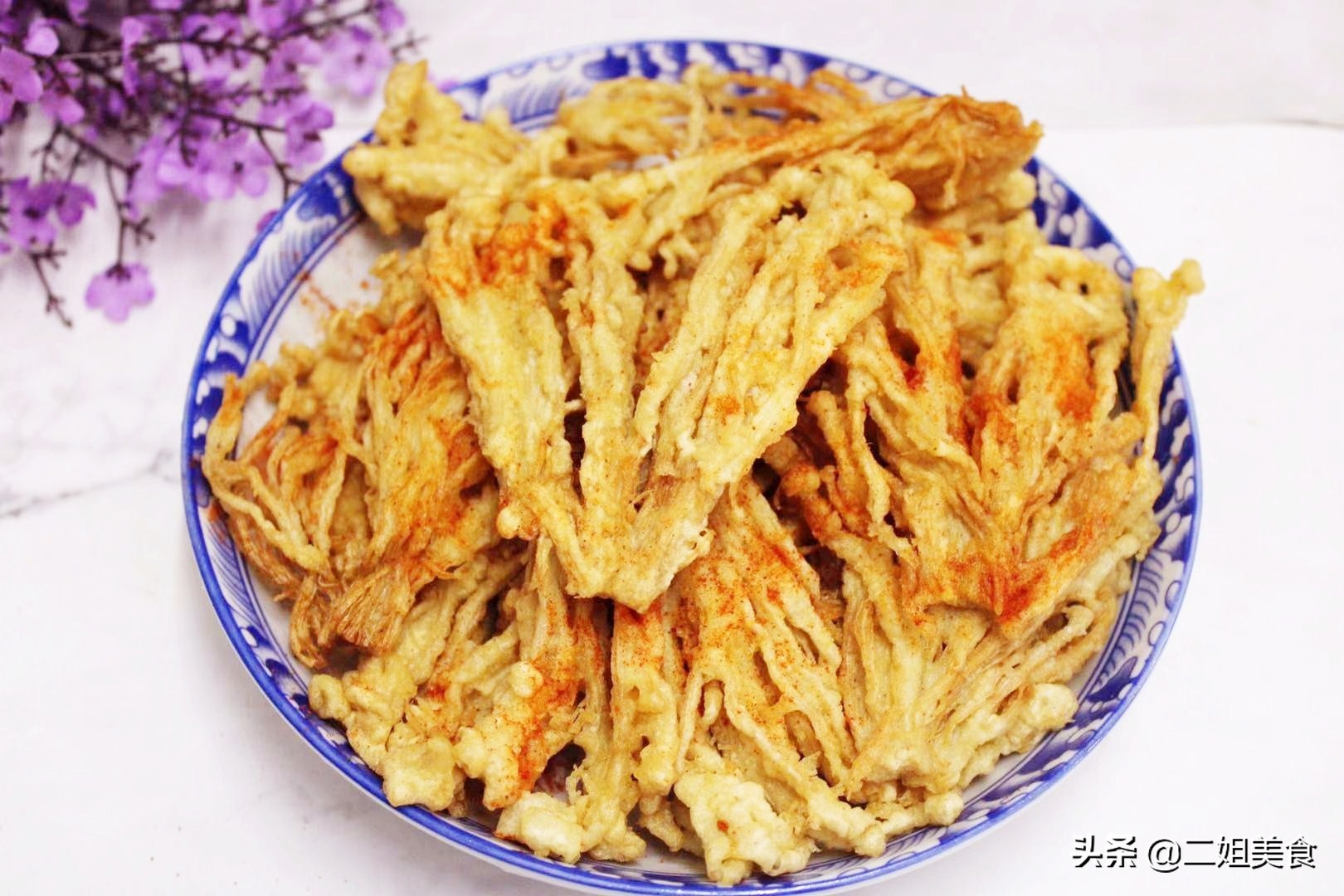 金针菇和什么菜配起来炒比较可口,金针菇这样做比烤肉还要好吃