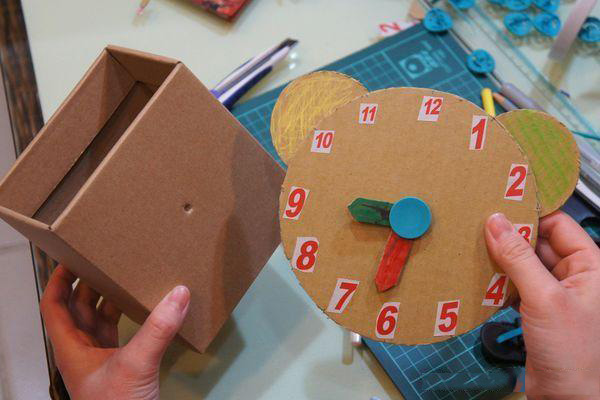 如何用废大纸箱给孩子做玩具,变废为宝做儿童玩具