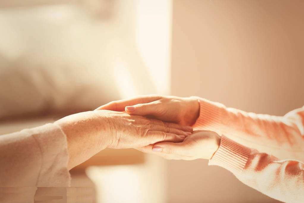 姑息治疗和放弃治疗是一样的吗,姑息治疗生存期