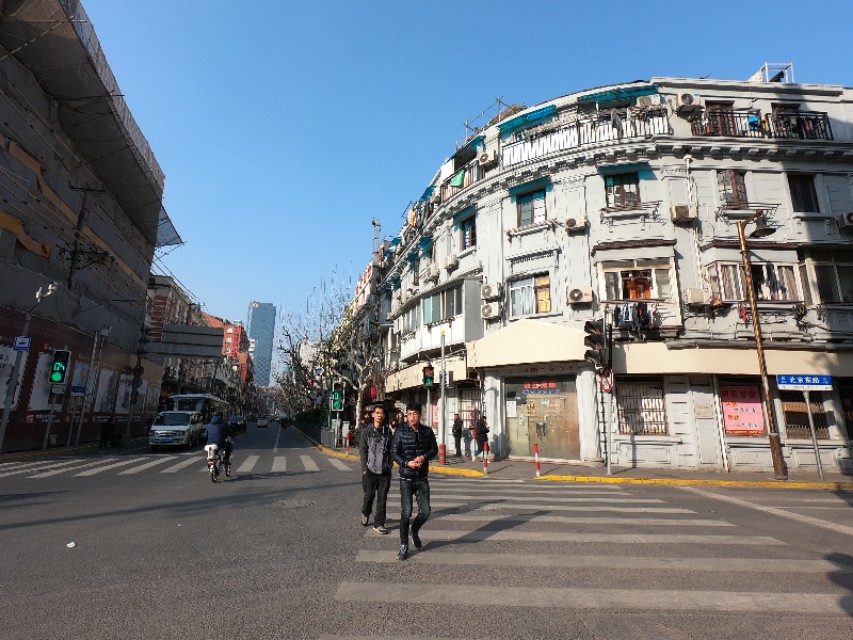 实拍上海干净的街道市容，不愧是一线城市，和你心中的魔都一样吗