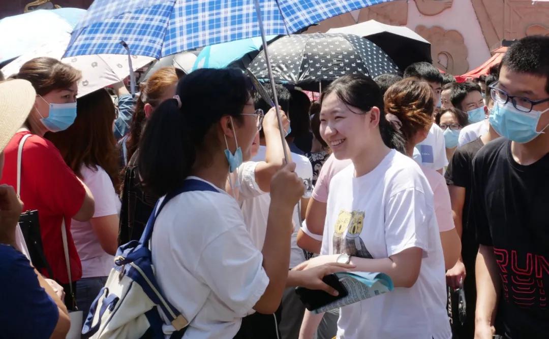 直击中考现场追梦的少年们加油,直击2023高考现场山西太原直播