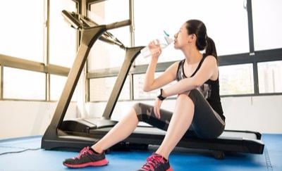 跑步姿势纠正训练跑步机,跑步机提高三公里成绩的训练方法