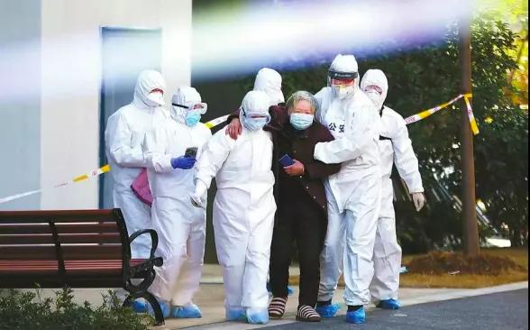 硬核小护姐表白汉警,援鄂医疗队小护姐表白汉警小哥