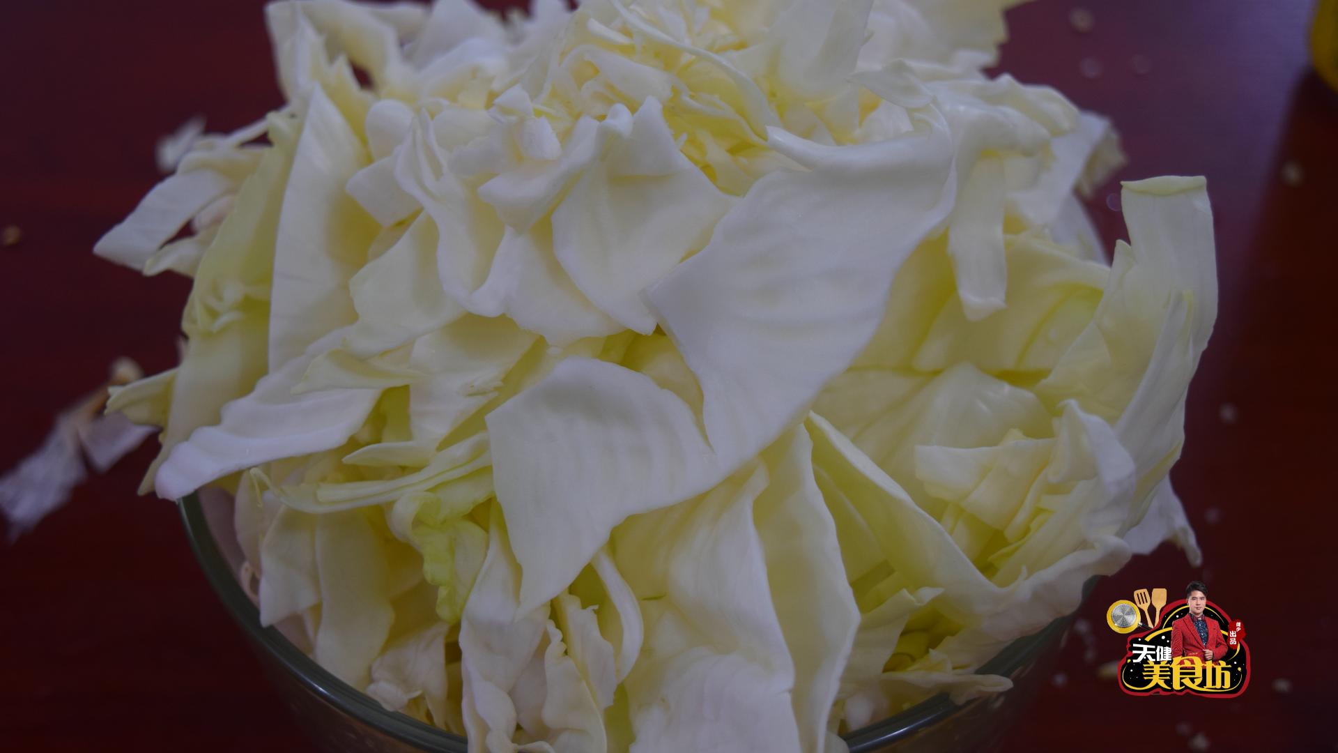 包菜下饭的家常做法,包菜的新吃法清脆爽口越吃越想吃