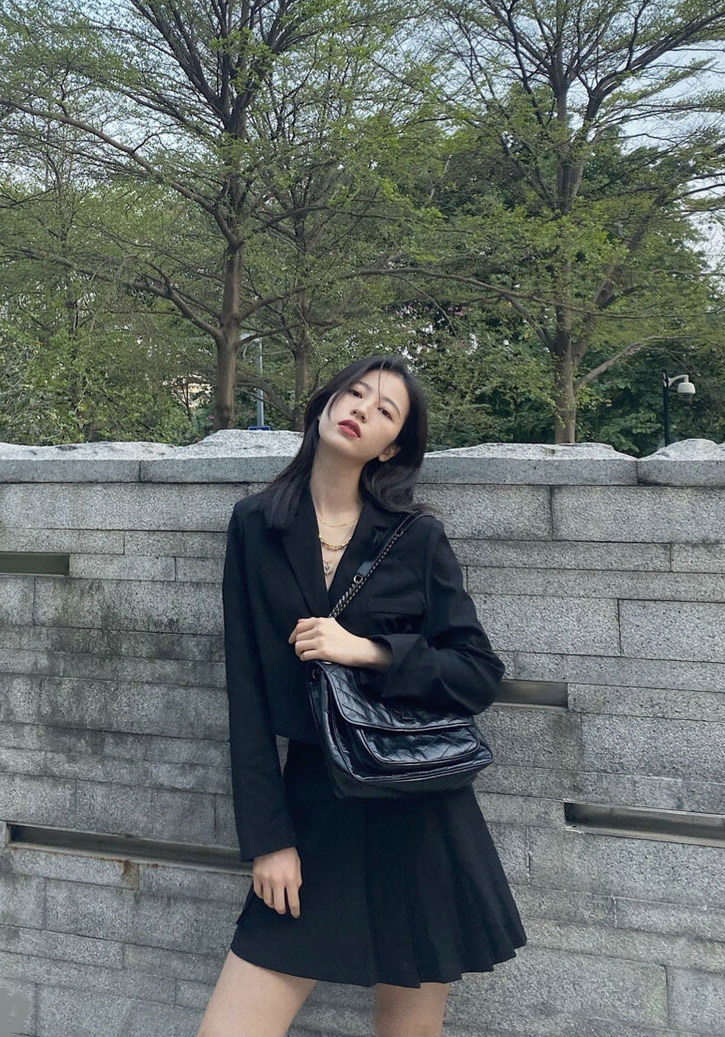 百褶裙西装外套搭配,范冰冰蓝衬衫百褶裙