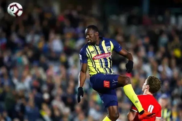 跑得太快，球都追不上？飞人博尔特退出足坛，职业生涯2球入账