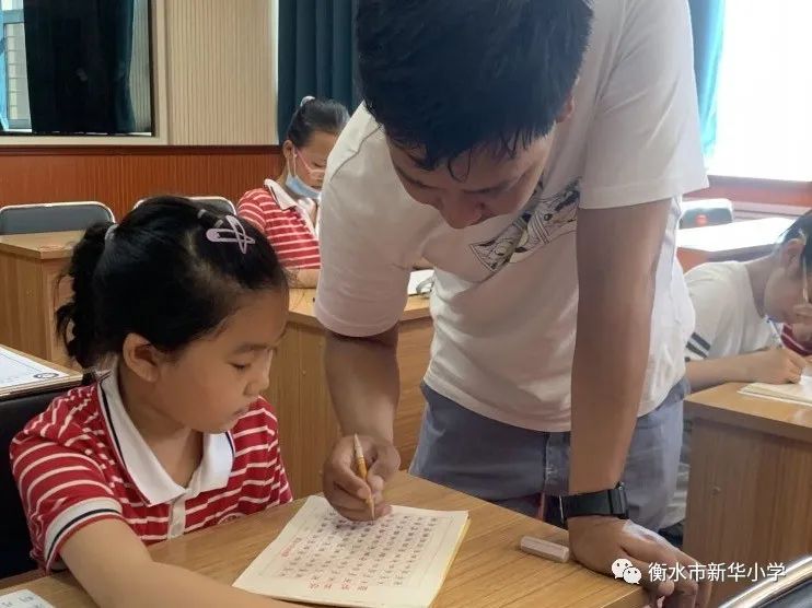 儿童学校兴趣小组,学校有三个兴趣小组共有学生180人