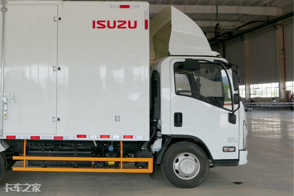 江西五十铃发布翼放轻卡新品,江西五十铃推出首款翼放es轻卡